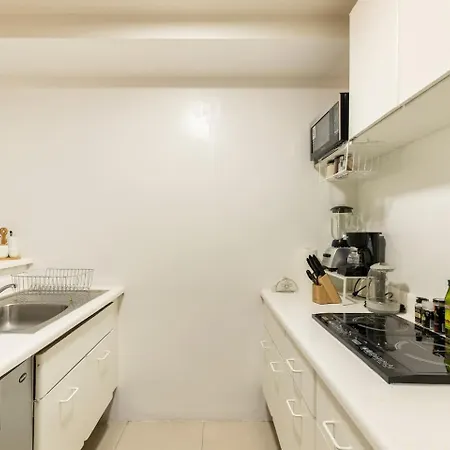 Lovely & Bright Wfh In Lively Area Long Stays