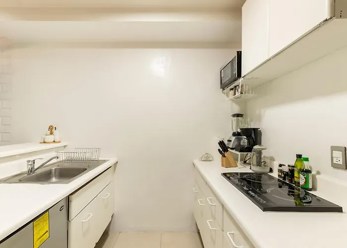Hotel Lovely & Bright Wfh In Lively Area Long *