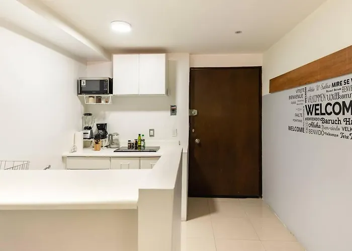 Lovely & Bright Wfh In Lively Area Long